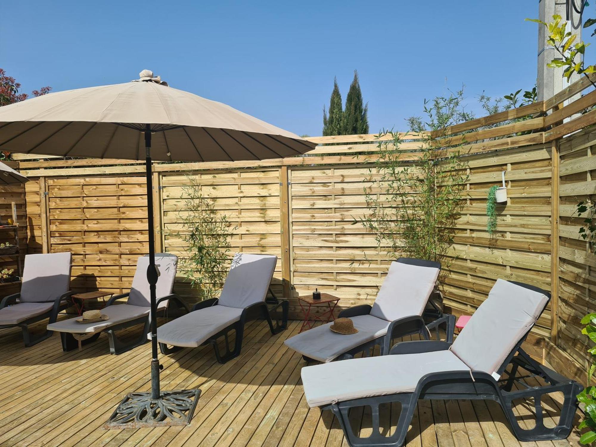 Le Mazet Des Beaujots Hotel Monteux Exterior photo